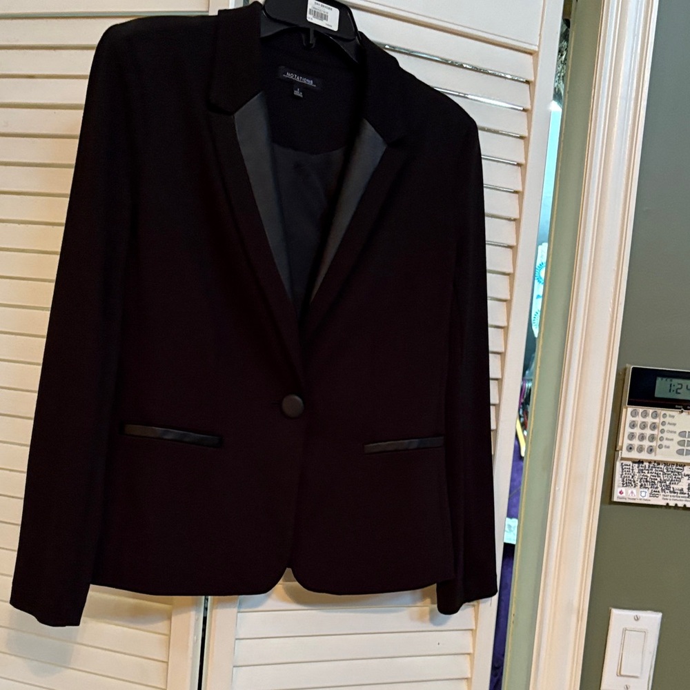 Notations Elegant Black Blazer